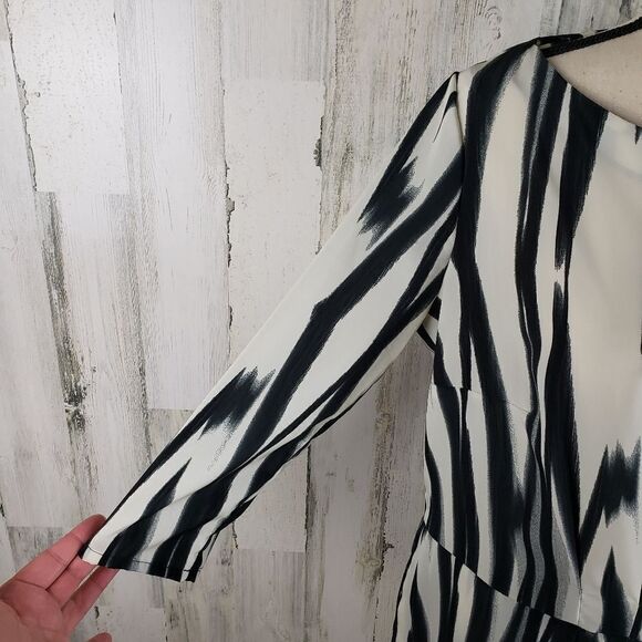 MNG Abstract Stripe Print Dress Sz Large - Picture 5 of 13